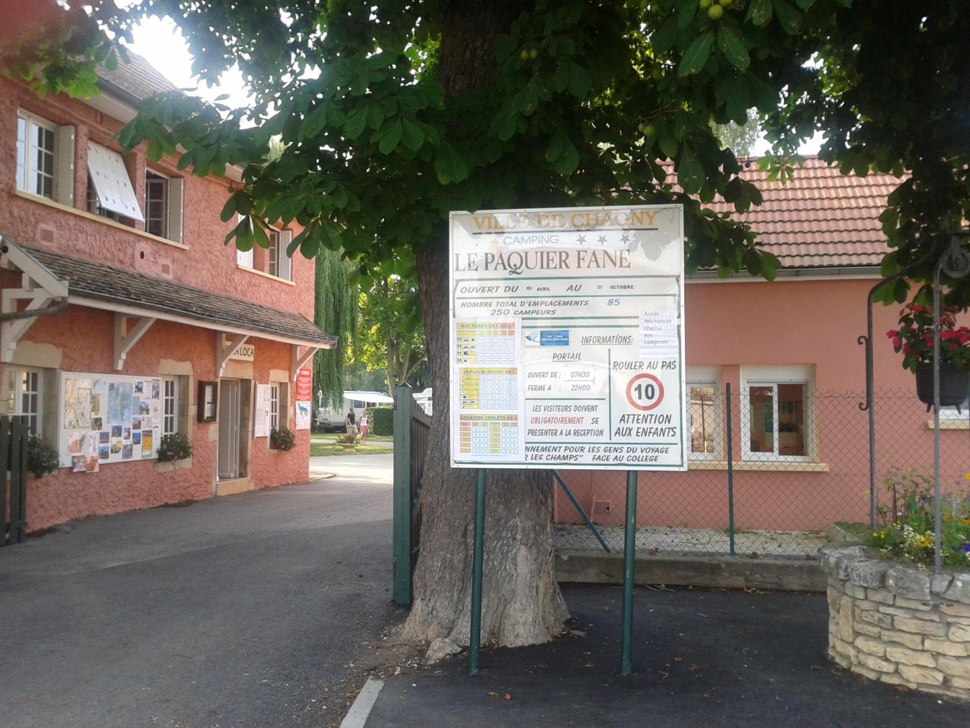 Camping Du Paquier Fane Chagny  Kültér fotó